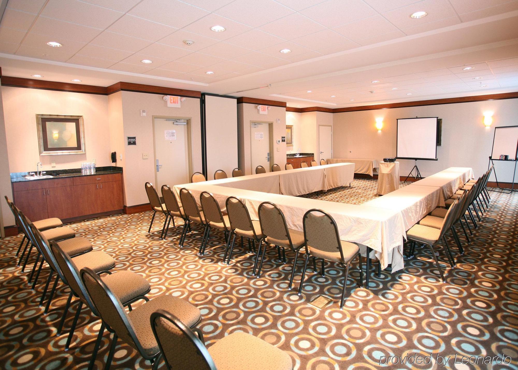 Hotel Express & Cincinnati - By Ihg