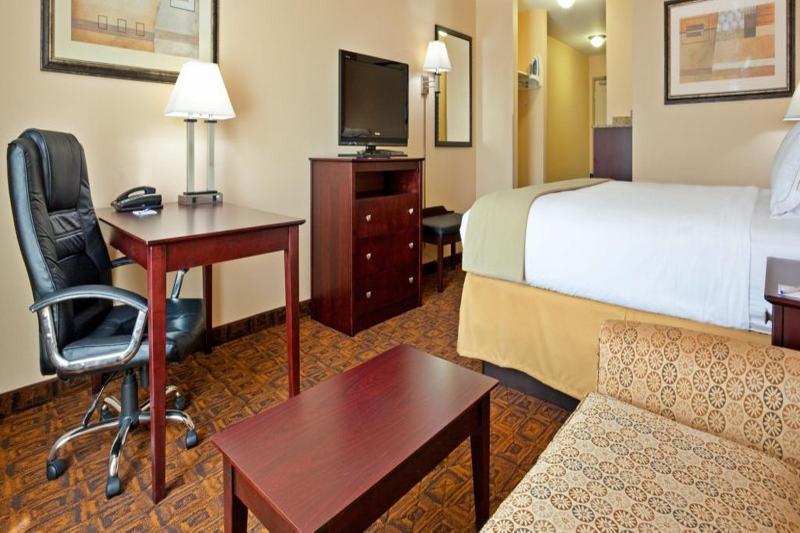Express & Cincinnati - By Ihg Hotel