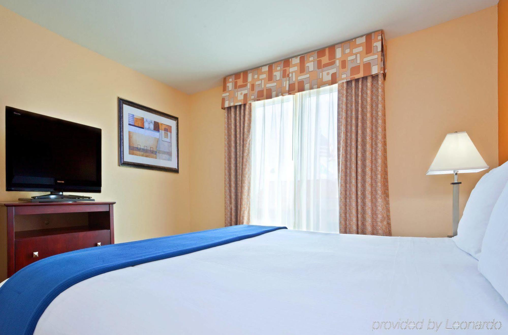Express & Cincinnati - By Ihg
