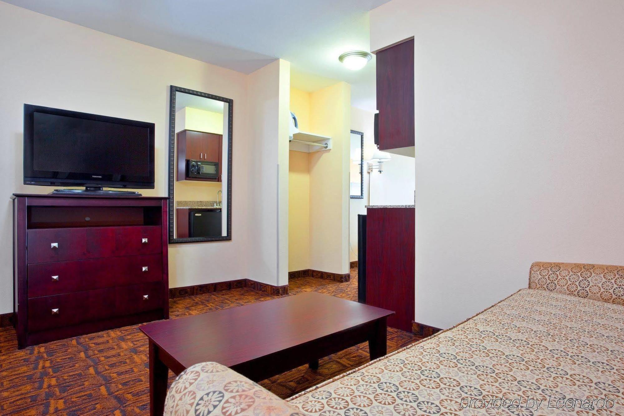 Hotel Express & Cincinnati - By Ihg